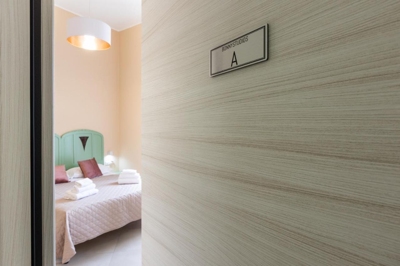 Bonnystudios Holiday Apartments 칼리아리 외부 사진