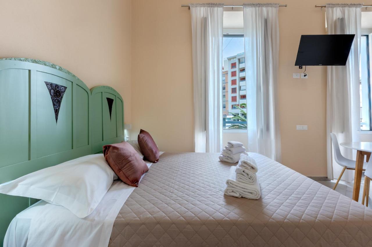 Bonnystudios Holiday Apartments 칼리아리 외부 사진