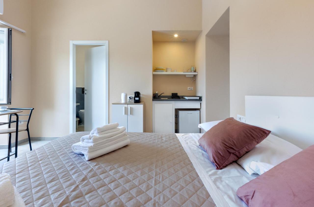 Bonnystudios Holiday Apartments 칼리아리 외부 사진